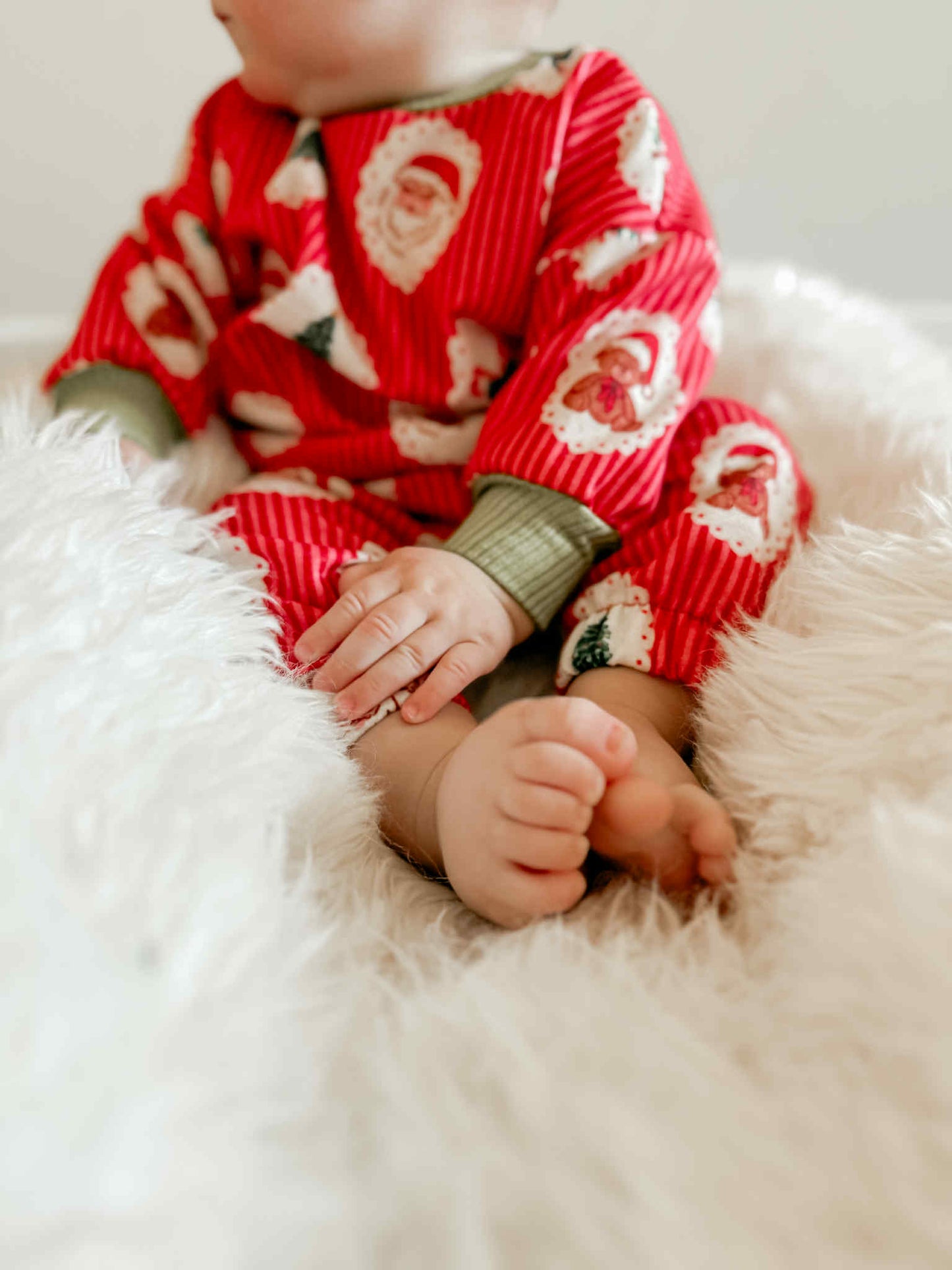 HOLLY JOLLY 2025 - Crew Neck + Sweats Lounge Set