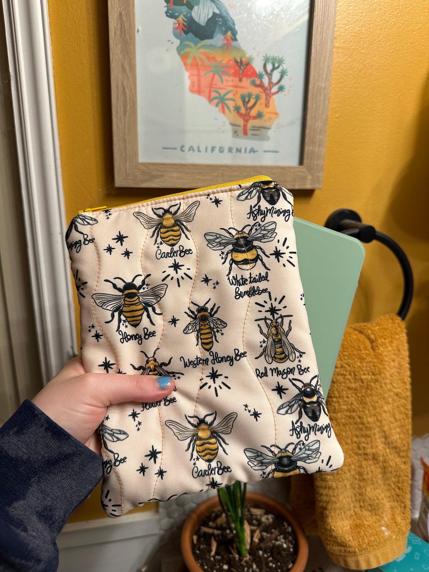 Bee E-Reader Sleeve
