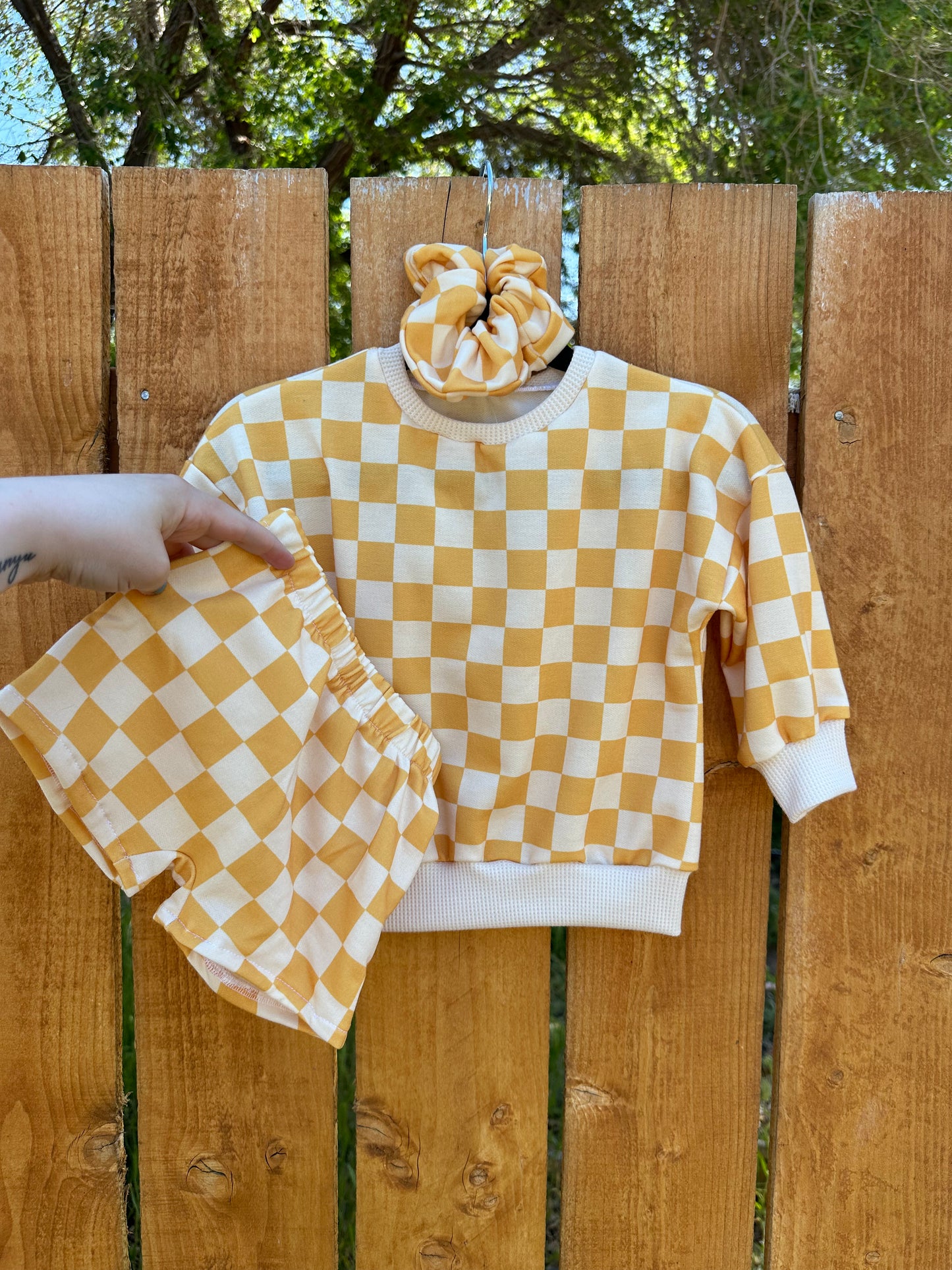 12-18m Crewneck + Shorts Set