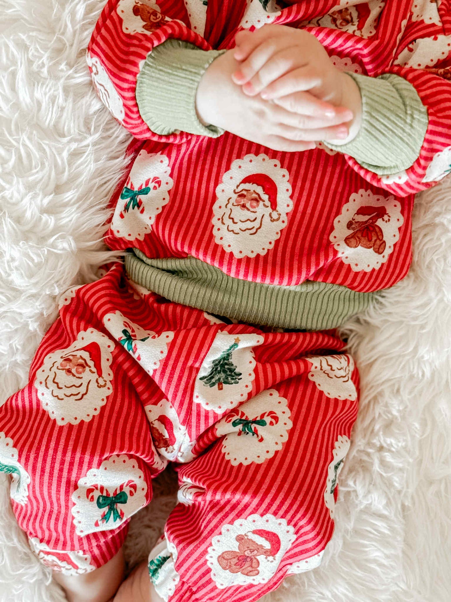 HOLLY JOLLY 2025 - Crew Neck + Sweats Lounge Set